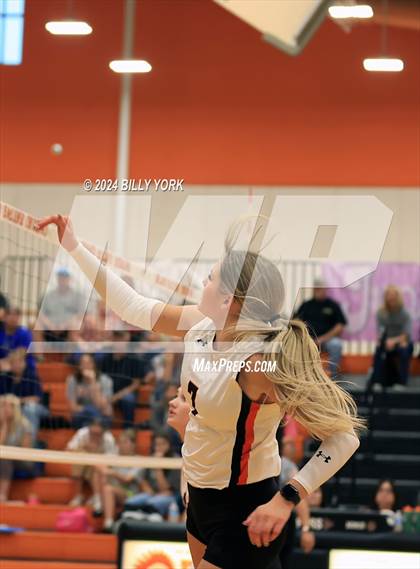Thumbnail 1 in Grand Saline vs Quitman photogallery.