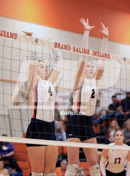 Thumbnail 2 in Grand Saline vs Quitman photogallery.