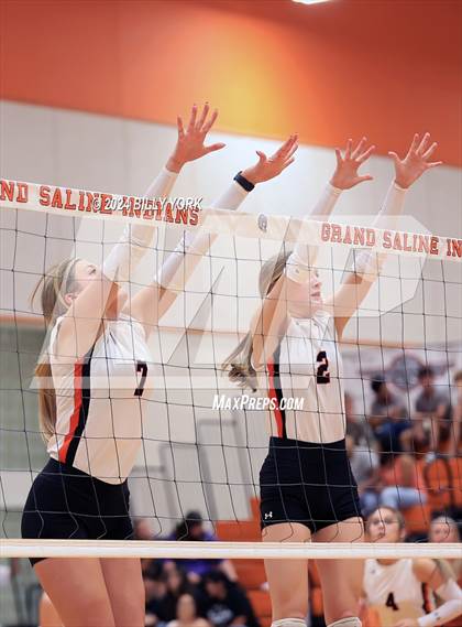 Thumbnail 1 in Grand Saline vs Quitman photogallery.