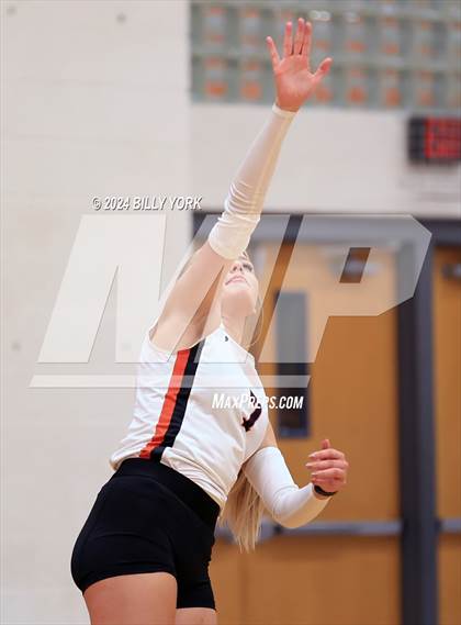 Thumbnail 2 in Grand Saline vs Quitman photogallery.
