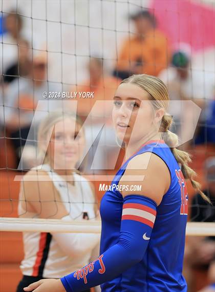 Thumbnail 3 in Grand Saline vs Quitman photogallery.