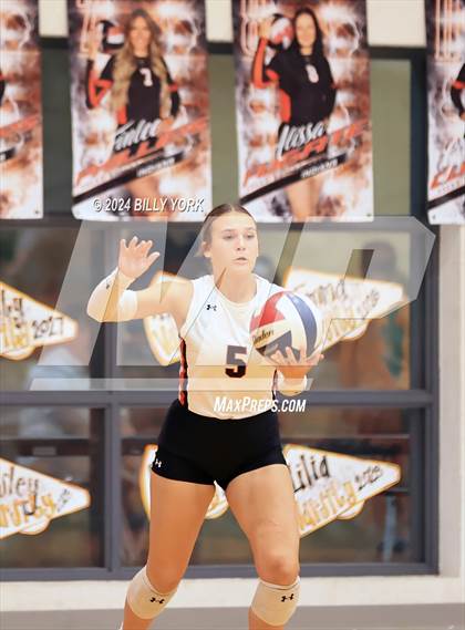 Thumbnail 3 in Grand Saline vs Quitman photogallery.