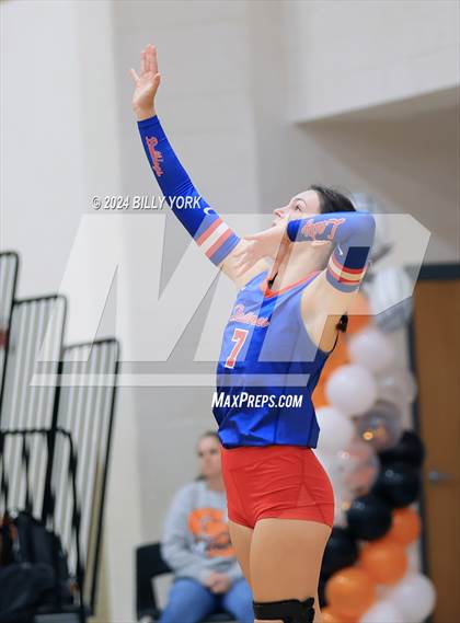 Thumbnail 1 in Grand Saline vs Quitman photogallery.