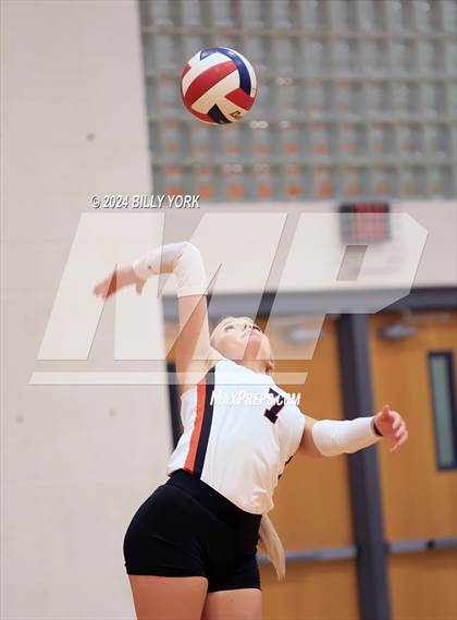 Thumbnail 1 in Grand Saline vs Quitman photogallery.