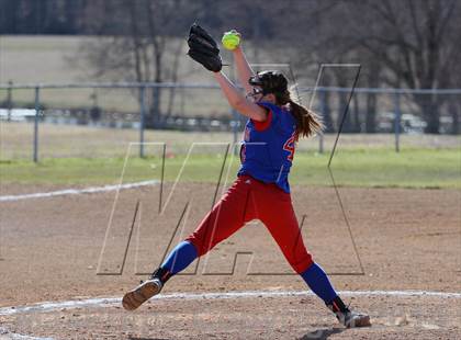 Thumbnail 2 in Gilmer vs. Sabine (Carthage TNT Tournament) photogallery.