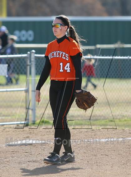 Thumbnail 2 in Gilmer vs. Sabine (Carthage TNT Tournament) photogallery.