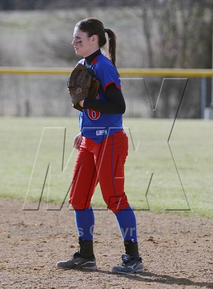 Thumbnail 3 in Gilmer vs. Sabine (Carthage TNT Tournament) photogallery.