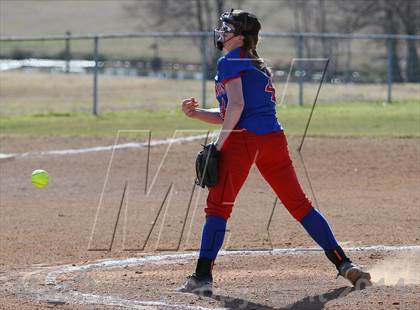 Thumbnail 1 in Gilmer vs. Sabine (Carthage TNT Tournament) photogallery.
