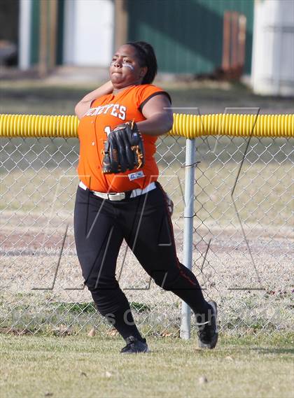 Thumbnail 3 in Gilmer vs. Sabine (Carthage TNT Tournament) photogallery.