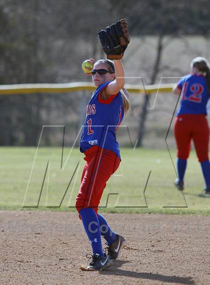 Thumbnail 1 in Gilmer vs. Sabine (Carthage TNT Tournament) photogallery.