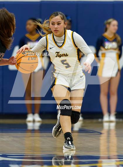 Thumbnail 1 in Woodcreek @ Inderkum photogallery.