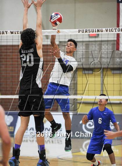 Thumbnail 2 in Jordan vs. Saddleback Valley Christian (CIF SoCal Regional D3 Final) photogallery.