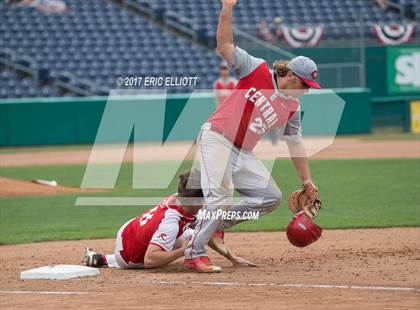 Thumbnail 2 in Central vs Holy Redeemer (PIAA 3A Final) photogallery.