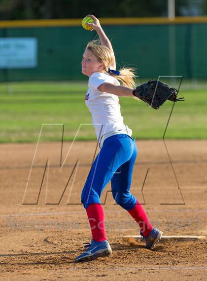 Thumbnail 2 in Millington Central vs Bartlett photogallery.