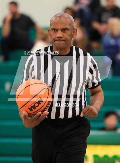 Thumbnail 2 in Chatsworth vs Eagle Rock photogallery.