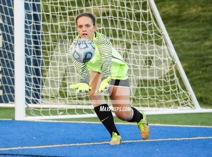 Thumbnail 2 in East vs Woods Cross (UHSAA 4A Semifinal) photogallery.