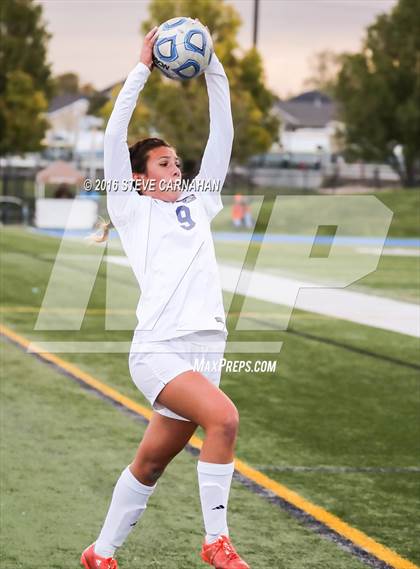 Thumbnail 2 in East vs Woods Cross (UHSAA 4A Semifinal) photogallery.