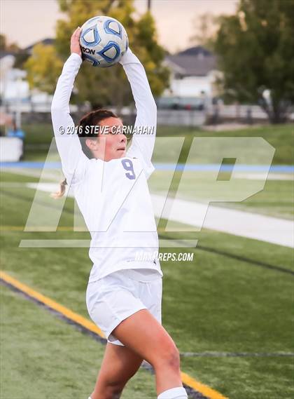 Thumbnail 3 in East vs Woods Cross (UHSAA 4A Semifinal) photogallery.