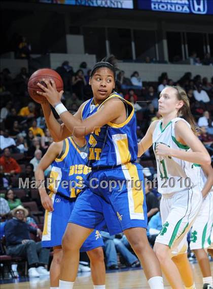 Thumbnail 3 in Bishop Amat vs. St. Mary's (CIF State D3 Final) photogallery.