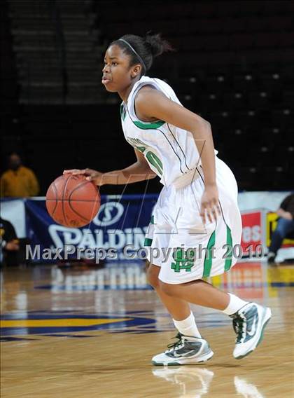 Thumbnail 2 in Bishop Amat vs. St. Mary's (CIF State D3 Final) photogallery.