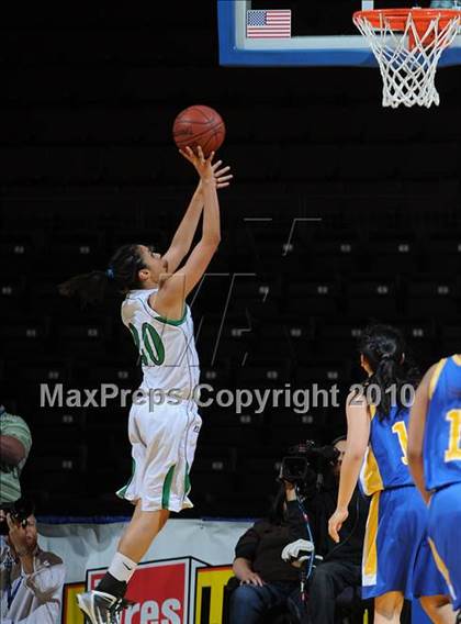 Thumbnail 2 in Bishop Amat vs. St. Mary's (CIF State D3 Final) photogallery.