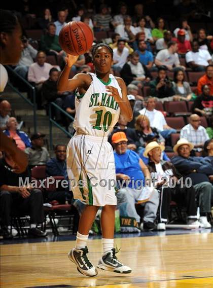 Thumbnail 3 in Bishop Amat vs. St. Mary's (CIF State D3 Final) photogallery.