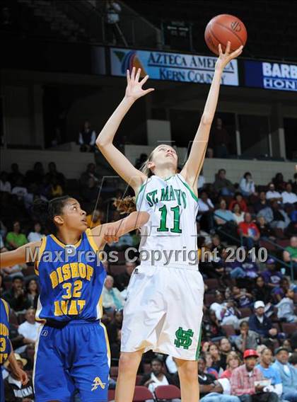Thumbnail 3 in Bishop Amat vs. St. Mary's (CIF State D3 Final) photogallery.