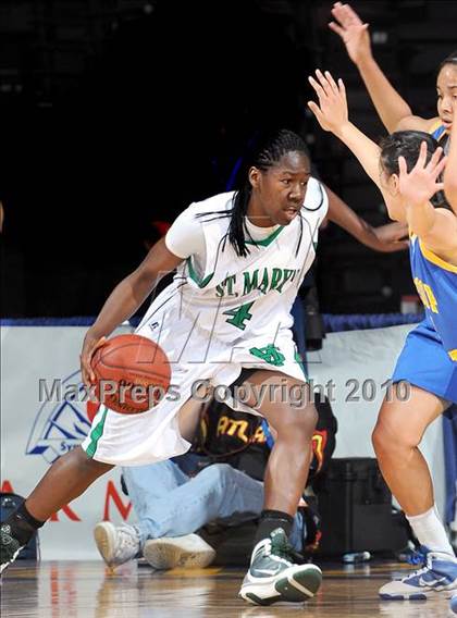 Thumbnail 2 in Bishop Amat vs. St. Mary's (CIF State D3 Final) photogallery.