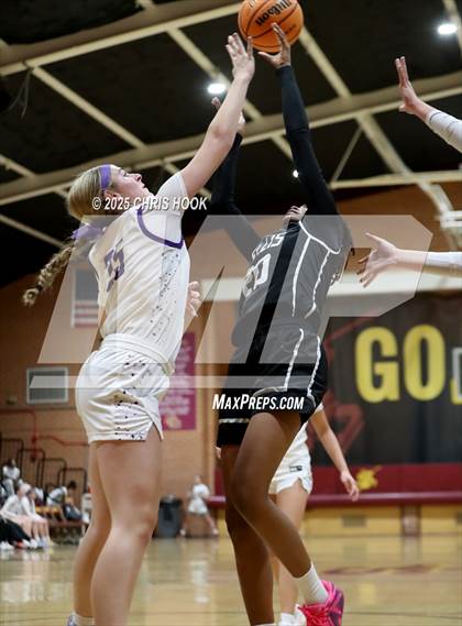 Thumbnail 2 in Notre Dame Prep vs Kellis (Salpointe Cactus Clash) photogallery.