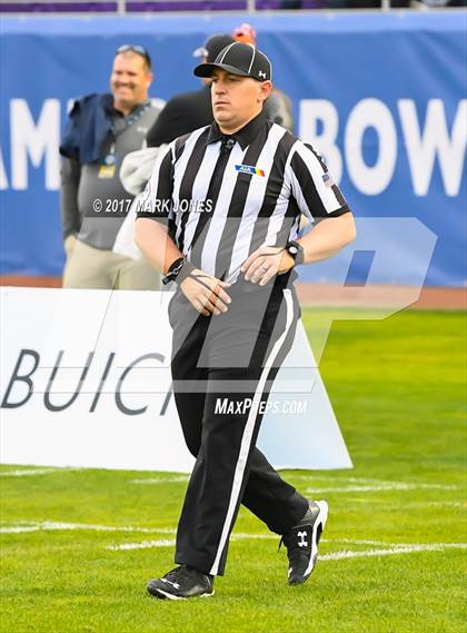 Thumbnail 2 in Bingham vs. St. Frances Academy (GEICO State Champions Bowl Series) photogallery.