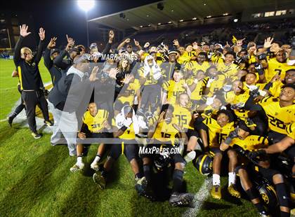 Thumbnail 2 in Bingham vs. St. Frances Academy (GEICO State Champions Bowl Series) photogallery.