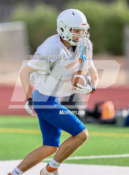 Thumbnail 2 in Canyon View vs Thunderbird (Scrimmage) photogallery.