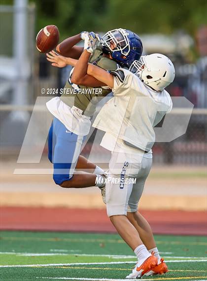 Thumbnail 2 in Canyon View vs Thunderbird (Scrimmage) photogallery.