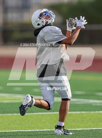 Thumbnail 1 in Canyon View vs Thunderbird (Scrimmage) photogallery.