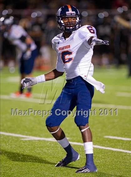 Thumbnail 2 in Steele vs. Brandeis photogallery.