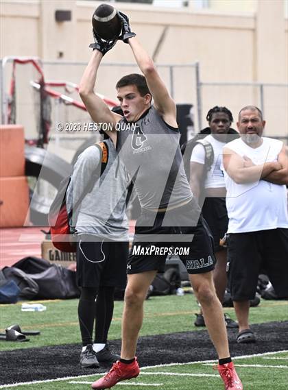 Thumbnail 1 in Downey vs. Ayala (Surf City Passing Tournament) photogallery.
