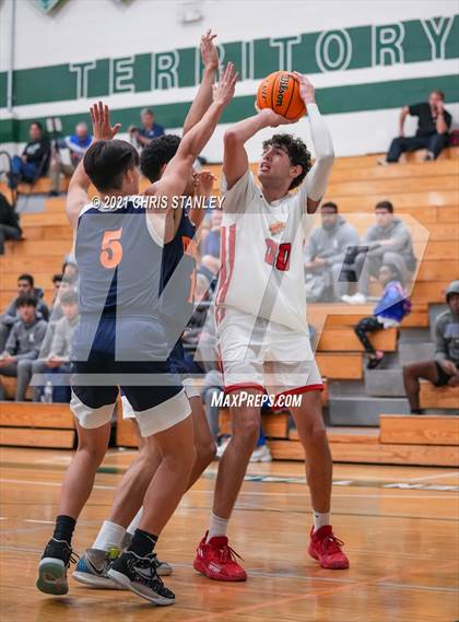 Thumbnail 1 in Chaparral vs. Thunderbird photogallery.