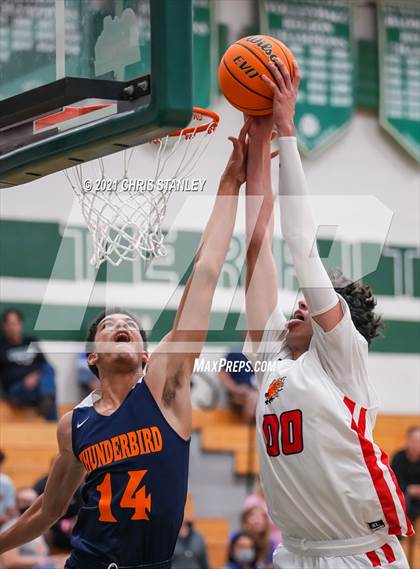 Thumbnail 3 in Chaparral vs. Thunderbird photogallery.