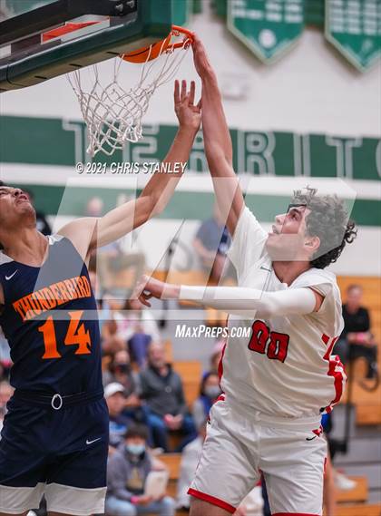 Thumbnail 2 in Chaparral vs. Thunderbird photogallery.
