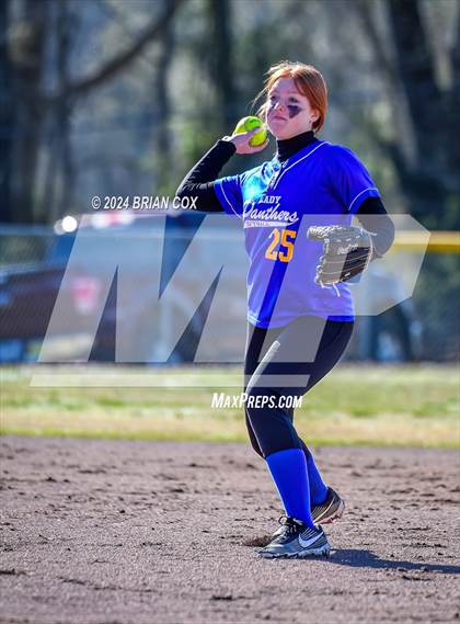 Thumbnail 1 in Yellville-Summit vs Bergman (Big Cat Classic) photogallery.