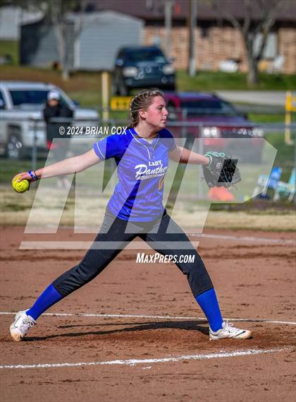 Thumbnail 3 in Yellville-Summit vs Bergman (Big Cat Classic) photogallery.