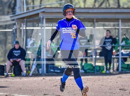 Thumbnail 2 in Yellville-Summit vs Bergman (Big Cat Classic) photogallery.