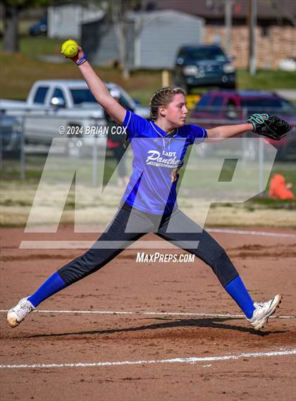 Thumbnail 2 in Yellville-Summit vs Bergman (Big Cat Classic) photogallery.