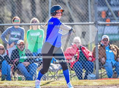 Thumbnail 3 in Yellville-Summit vs Bergman (Big Cat Classic) photogallery.