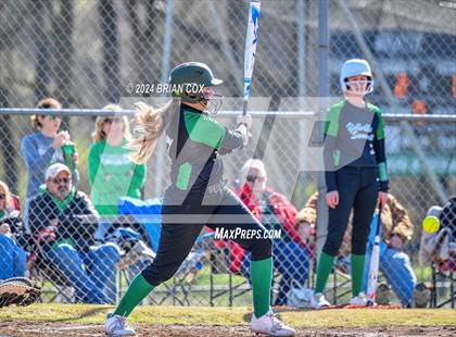 Thumbnail 2 in Yellville-Summit vs Bergman (Big Cat Classic) photogallery.