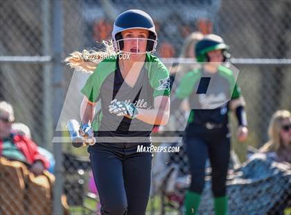 Thumbnail 2 in Yellville-Summit vs Bergman (Big Cat Classic) photogallery.