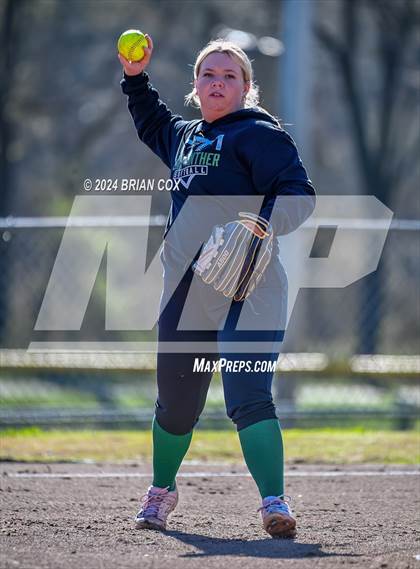 Thumbnail 1 in Yellville-Summit vs Bergman (Big Cat Classic) photogallery.
