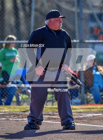 Thumbnail 3 in Yellville-Summit vs Bergman (Big Cat Classic) photogallery.