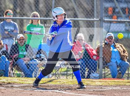 Thumbnail 1 in Yellville-Summit vs Bergman (Big Cat Classic) photogallery.