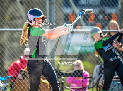 Thumbnail 3 in Yellville-Summit vs Bergman (Big Cat Classic) photogallery.